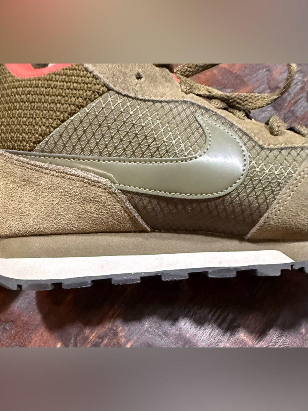 Nike Md Runner 2 Mid trail shoe, size 8.5, women’s - Picture 4 of 11